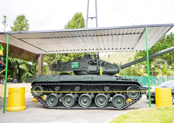 Tanque exposto no Museu do Exército do complexo Walter World